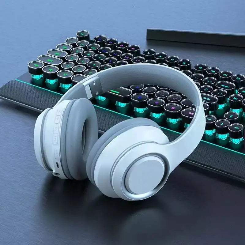 White Color Bluetooth Over-Ear Headphones – TF Card MP3 & Mic